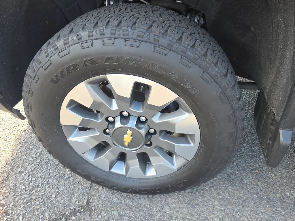 Used 2026 Cypress Gray Chevrolet LT image 7