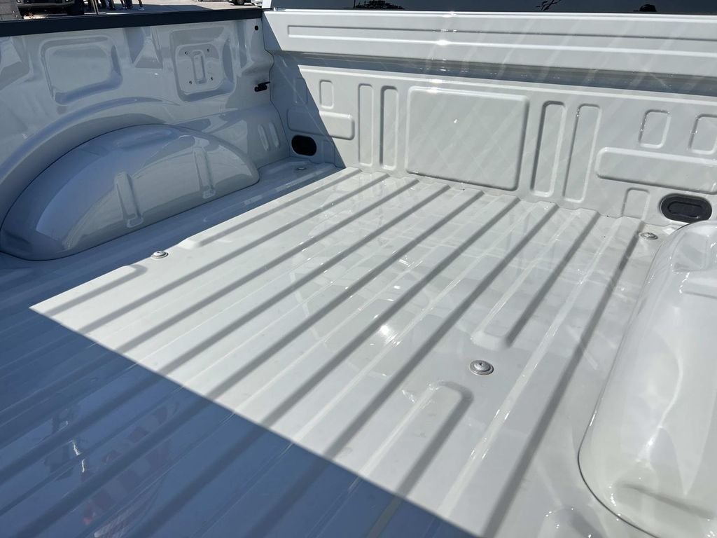 New 2026 Avalanche Ford XLT image 11