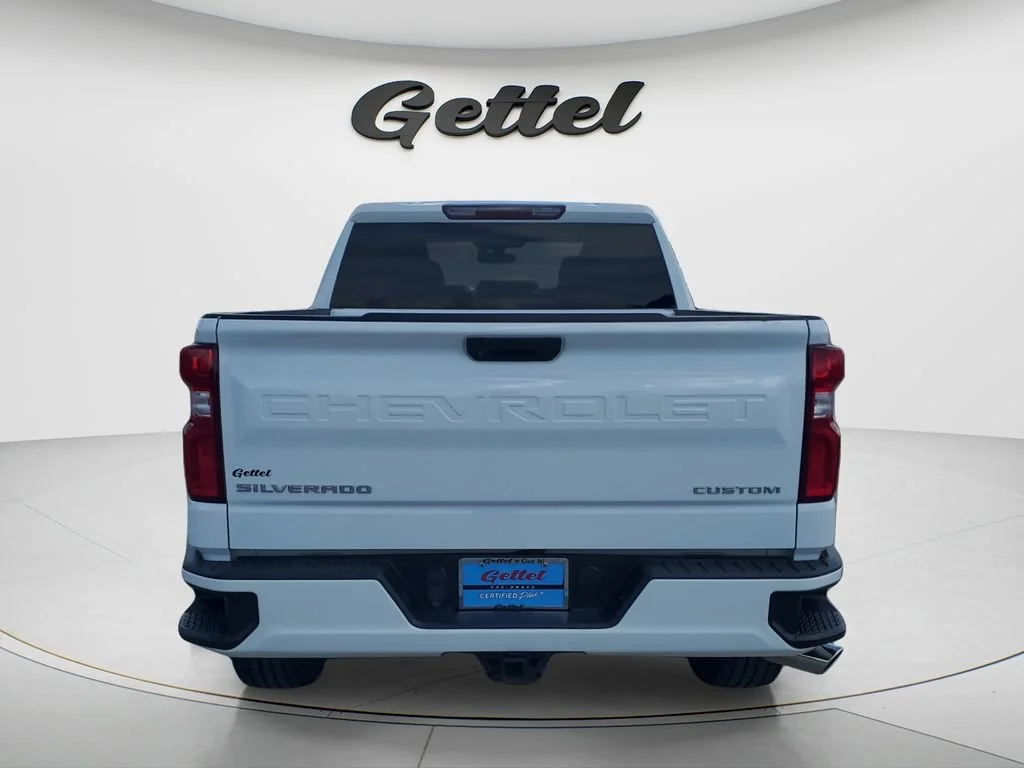 Used 2019 SUMMIT WHITE Chevrolet Custom image 6