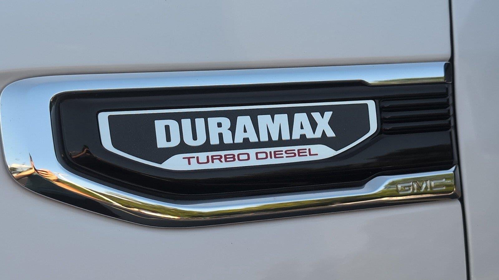 Used 2023 SUMMIT WHITE GMC SLT image 11