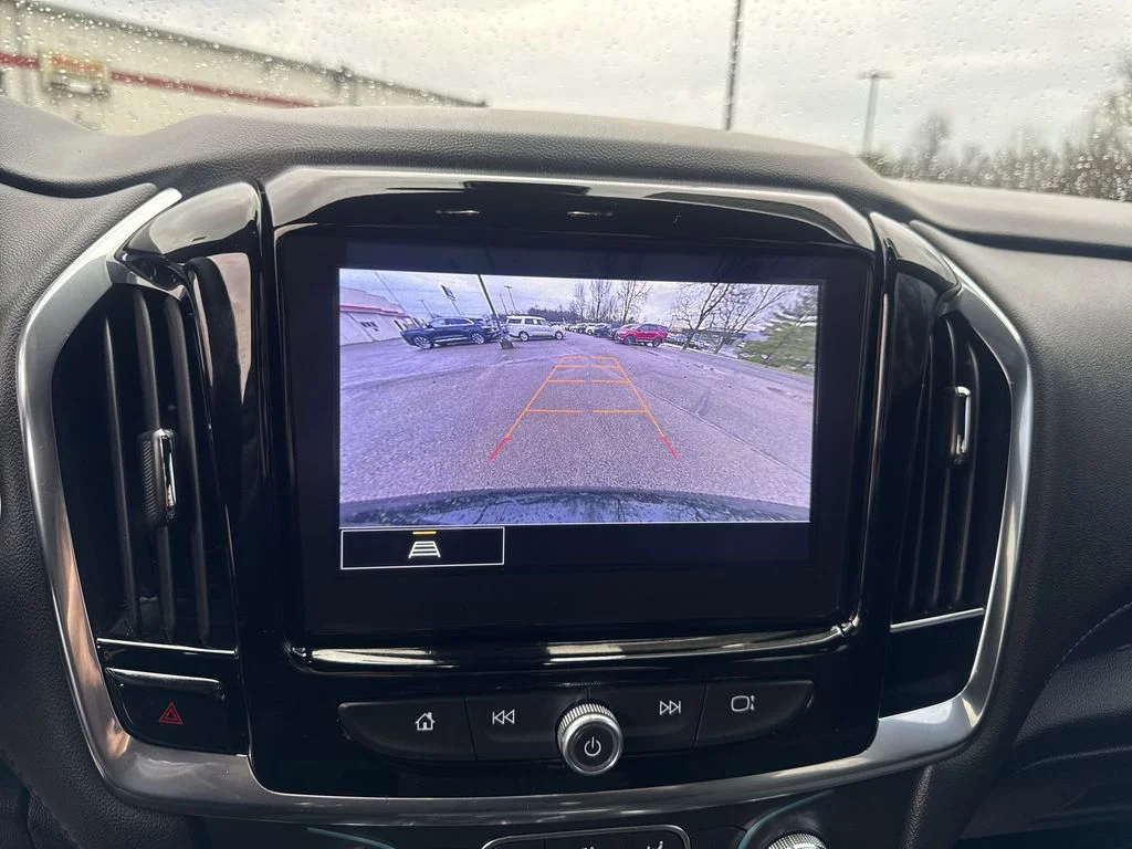 Used 2023 Black Chevrolet LT image 17
