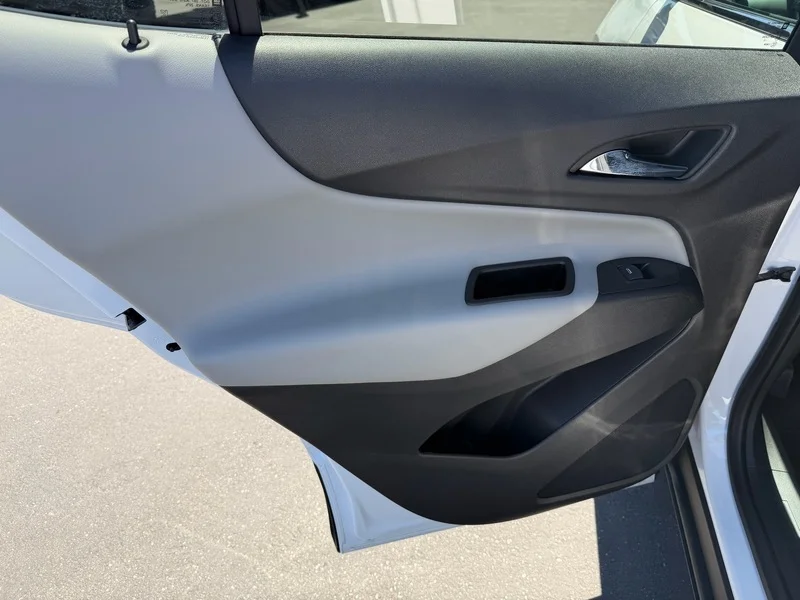 Used 2022 IRIDESCENT PEARL TRICOAT Chevrolet LT image 17