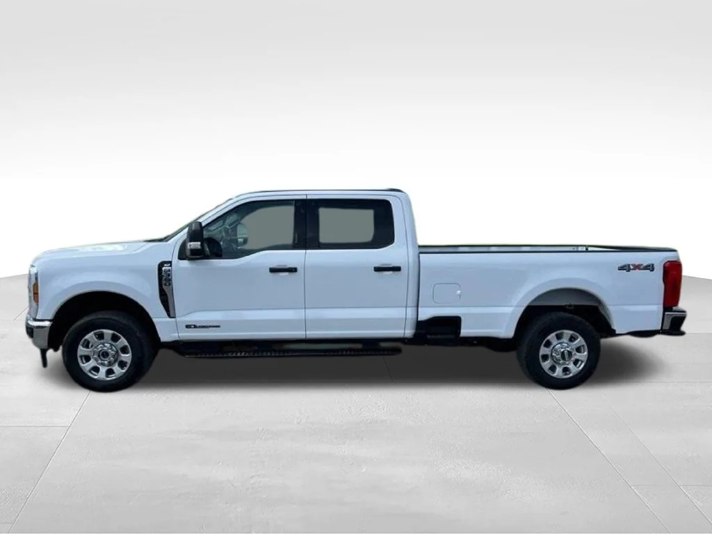Used 2024 White Ford XL image 8