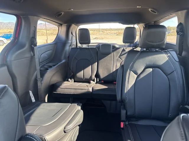 2026 Chrysler Pacifica Select - Photo 23