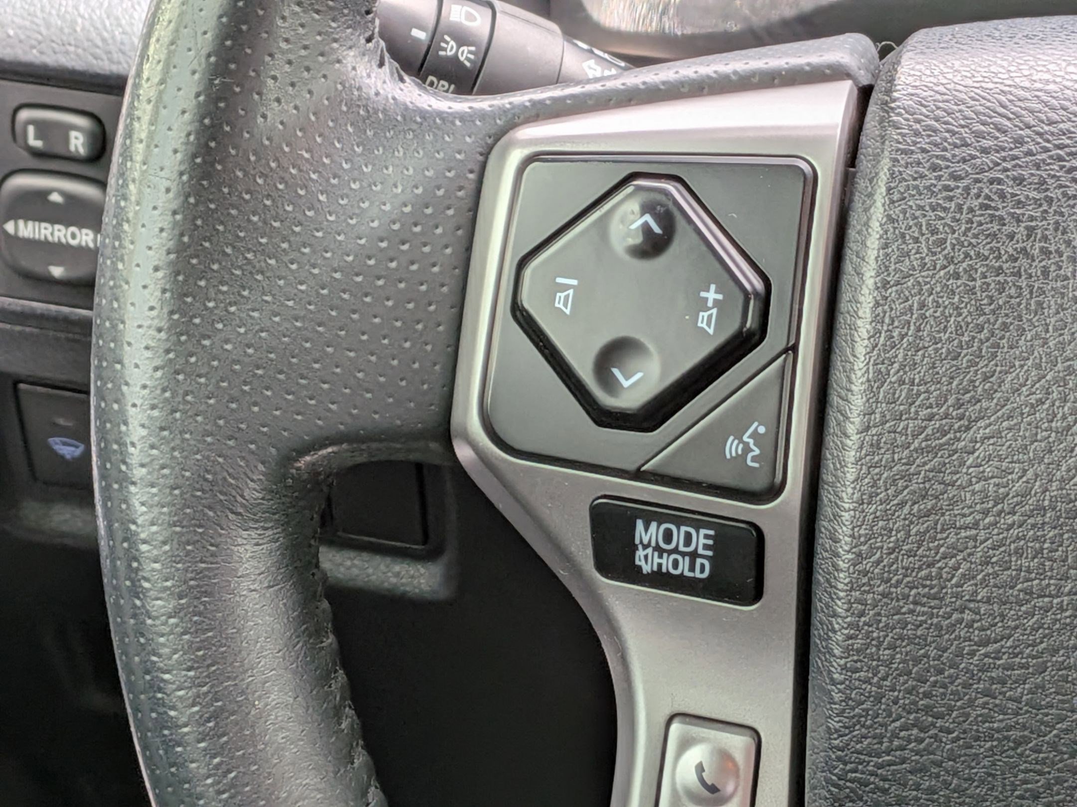 2020 Toyota 4Runner SR5 - Photo 16