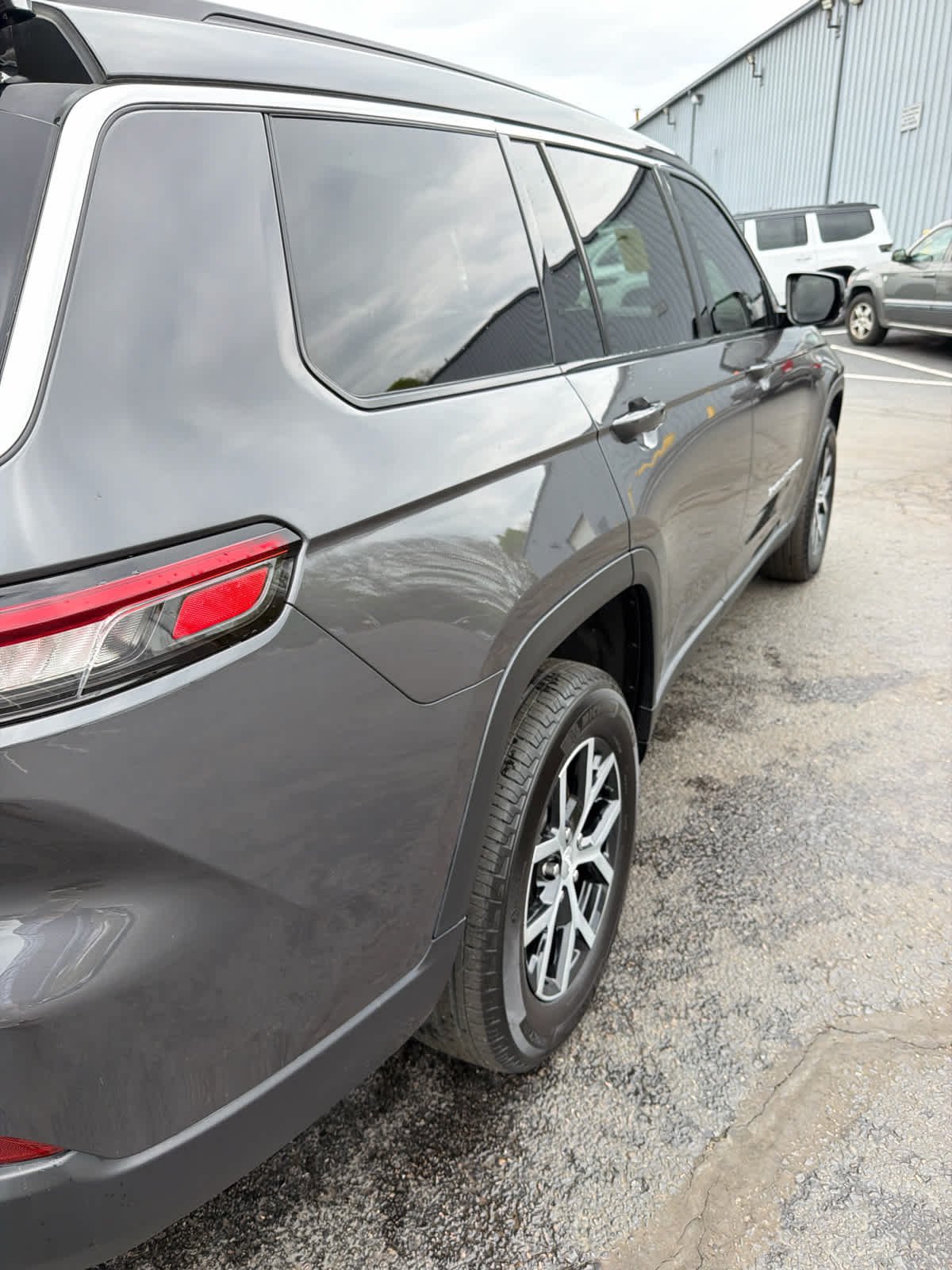Used 2024 Baltic Gray Metallic Clearcoat Jeep Limited image 28