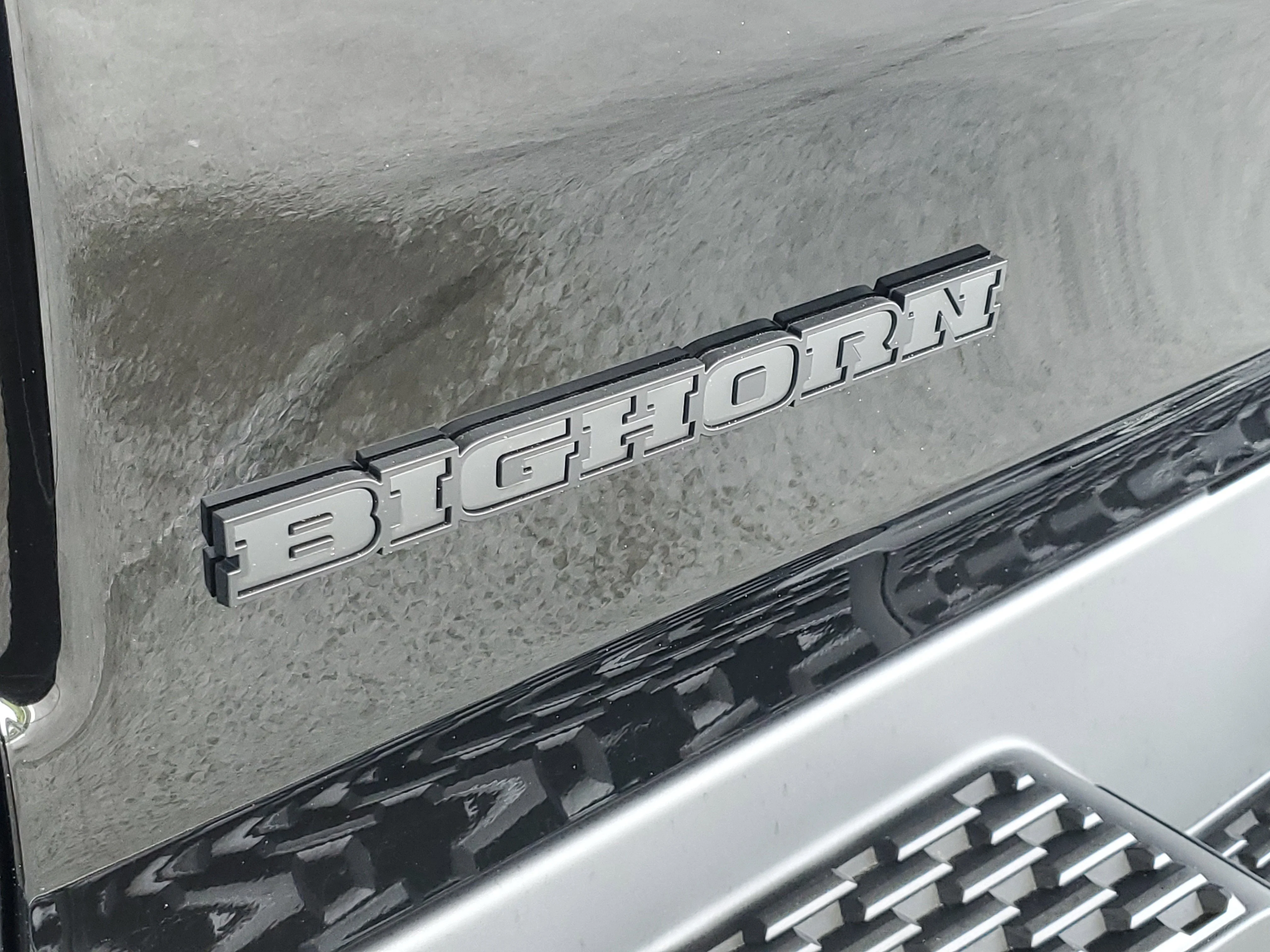 New 2026 Diamond Black Crystal Pearl-Coat Exterior Paint RAM Big Horn image 7