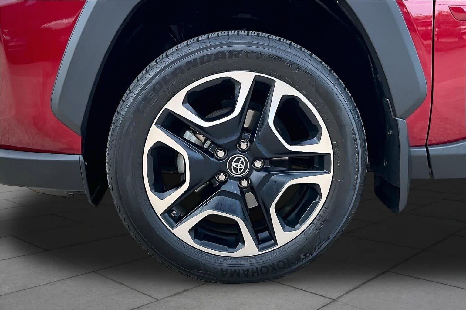 Used 2019 Ruby Flare Pearl Toyota Adventure image 11