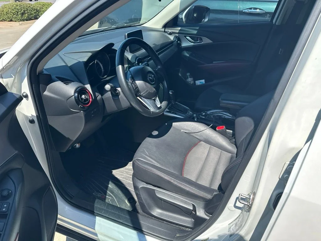Used 2017 White Mazda Touring image 6