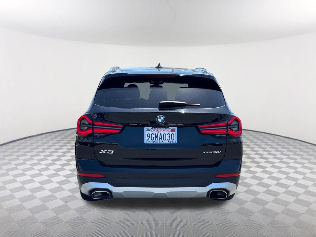 Used 2023 Black BMW xDrive30i image 5