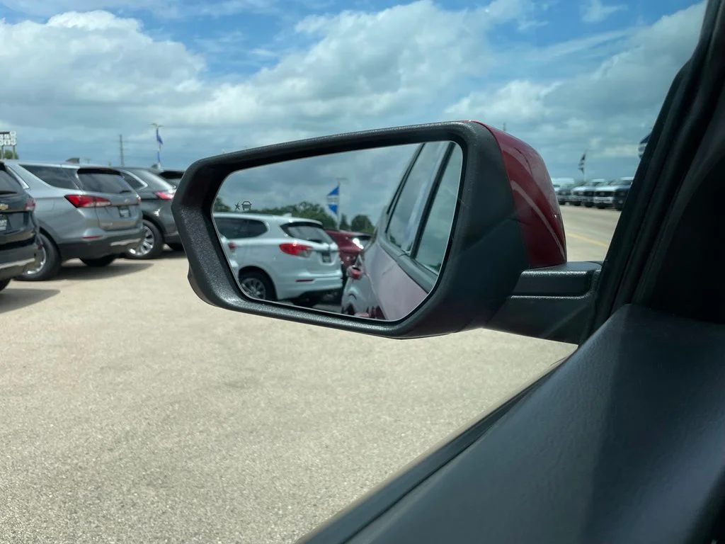 Used 2022 Cayenne Red Tintcoat GMC SLE image 36