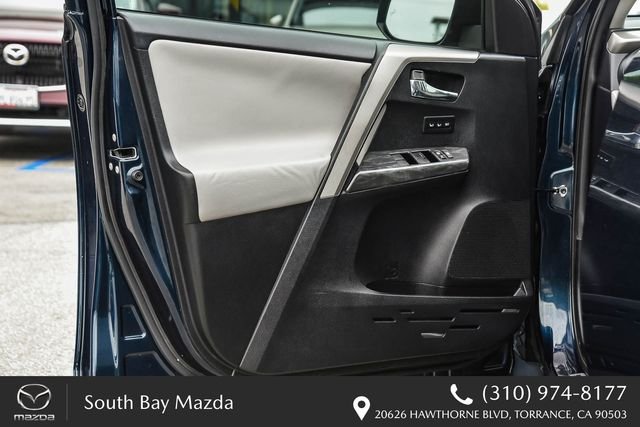 Used 2017 Blue Toyota Platinum image 23