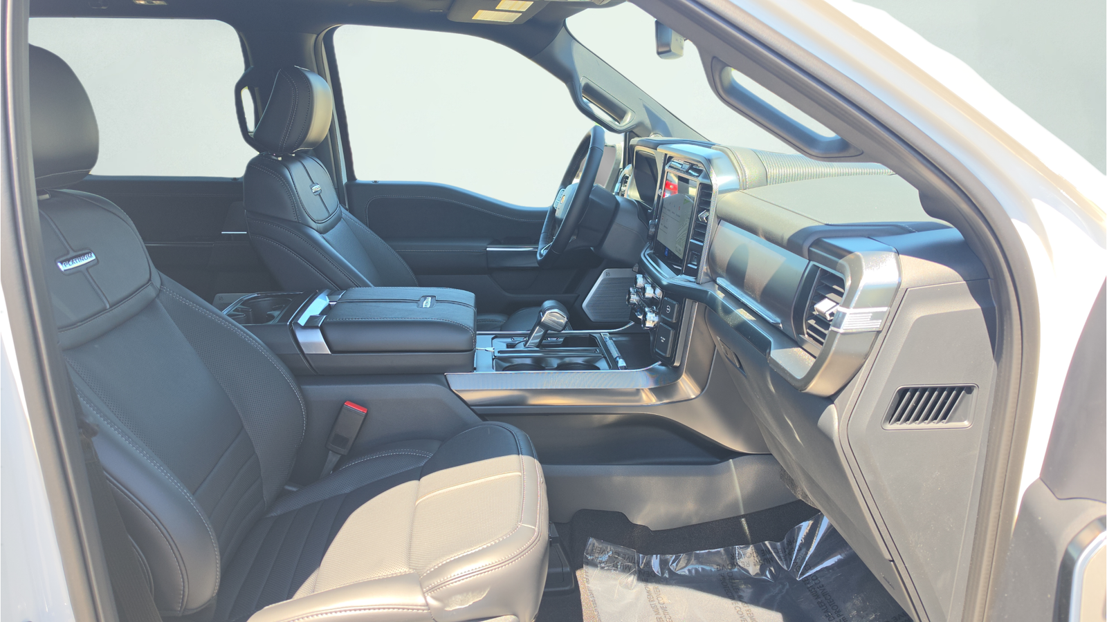 New 2026 Star White Metallic Tri-Coat Ford Platinum® image 25