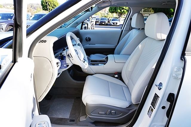 New 2026 White Hyundai SEL Premium image 17
