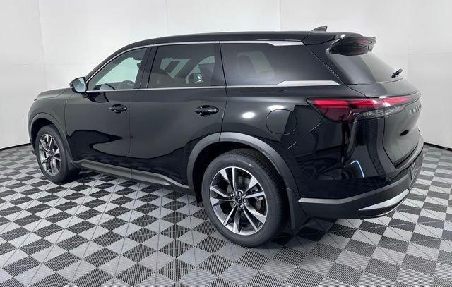 Certified Used 2026 Black INFINITI PURE image 5