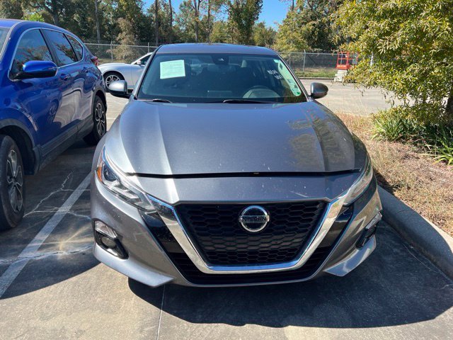 Used 2020 Gun Metallic Nissan 2.5 SV image 2