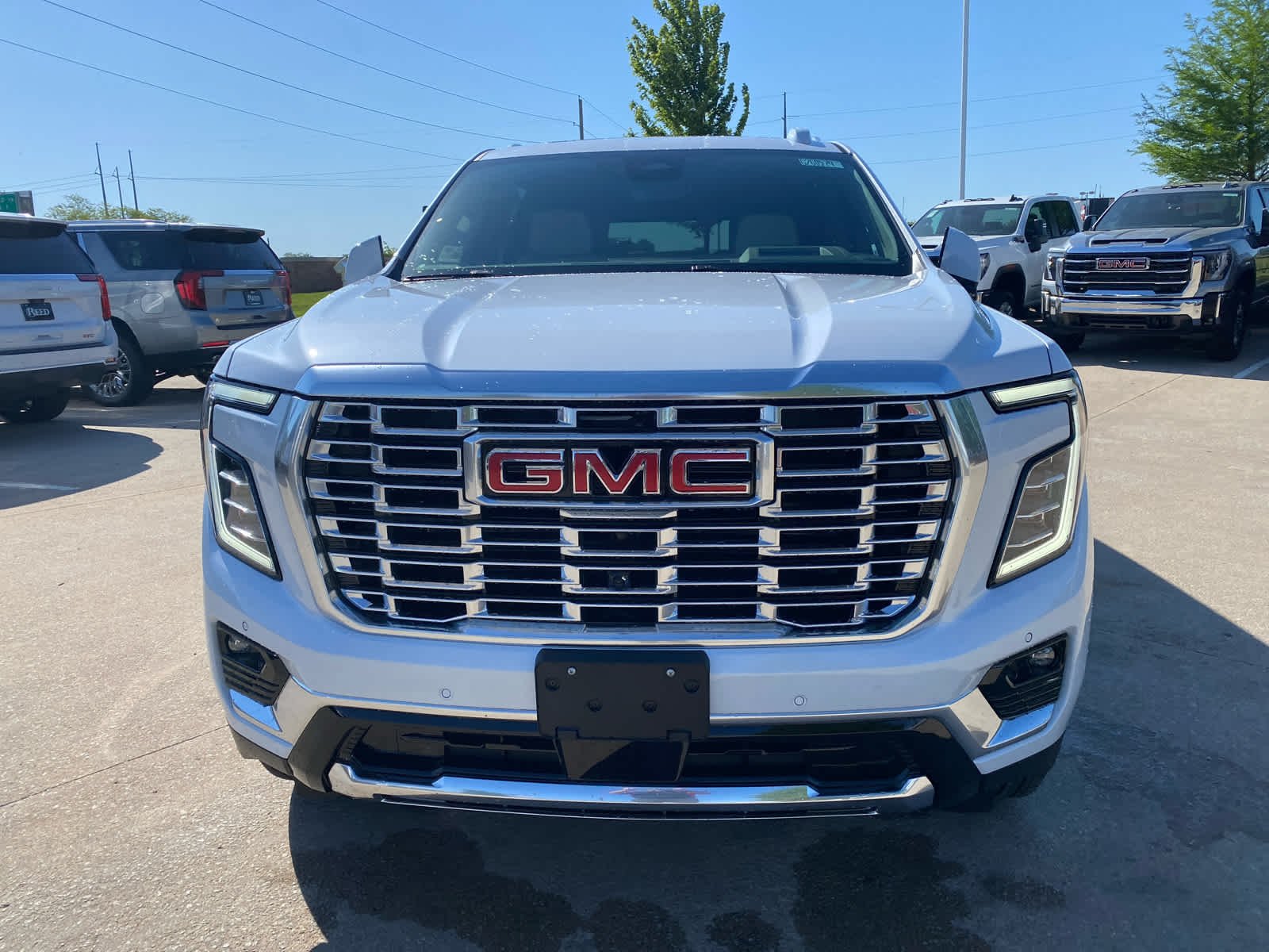 2026 GMC Yukon XL Denali - Photo 2