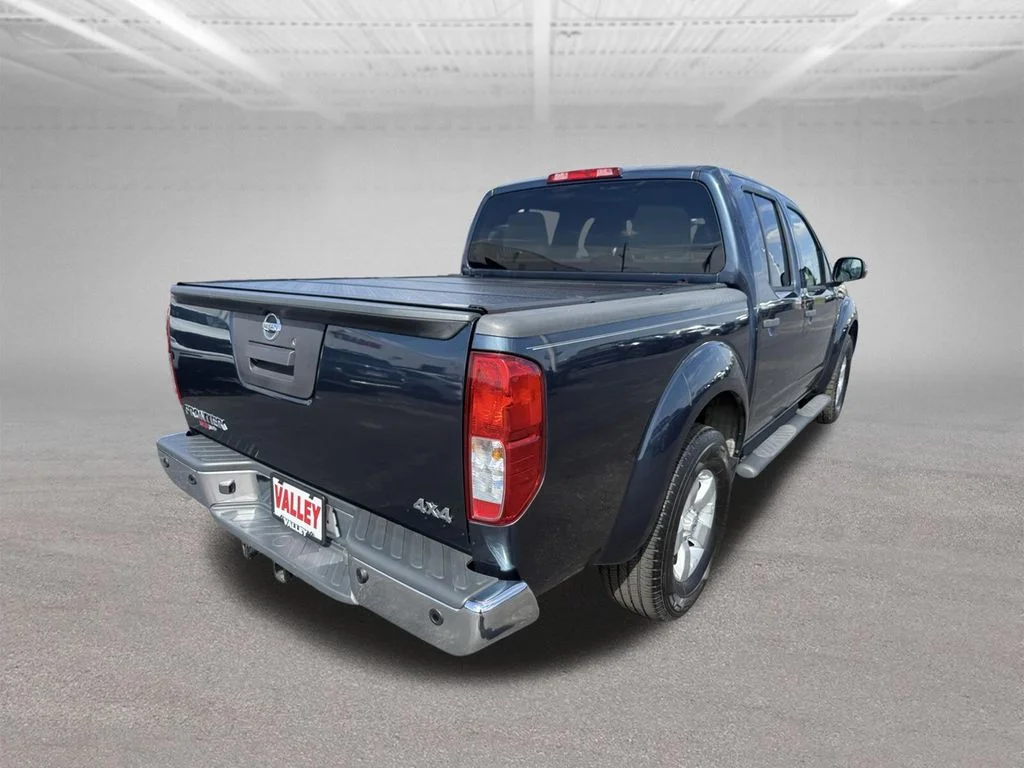 Used 2013 Blue Nissan SV image 3
