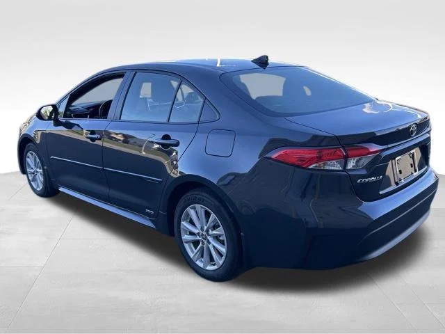 Certified Used 2026  Toyota LE image 3