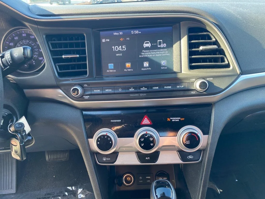Used 2019 Silver Hyundai SEL image 3