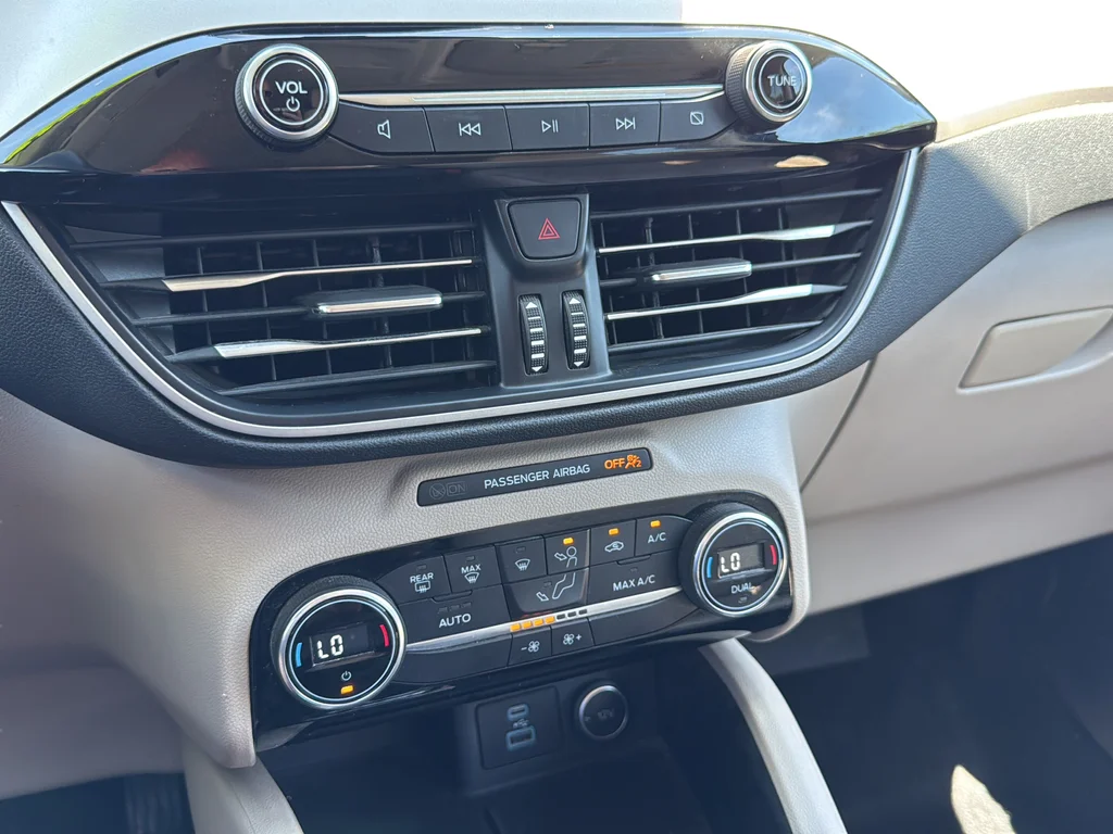 Used 2021 White Ford SE image 21