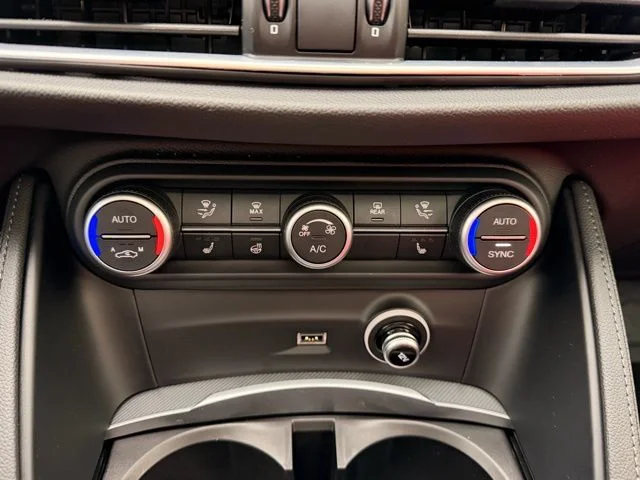 2026 Alfa Romeo Stelvio Base - Photo 17