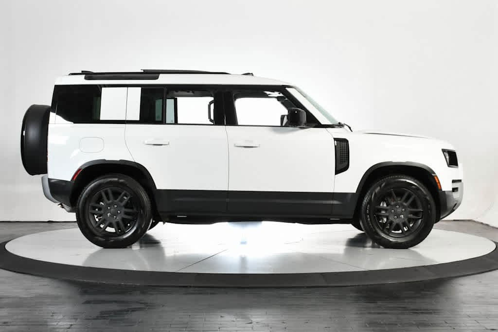 Certified Used 2025 WHT Land Rover S image 7