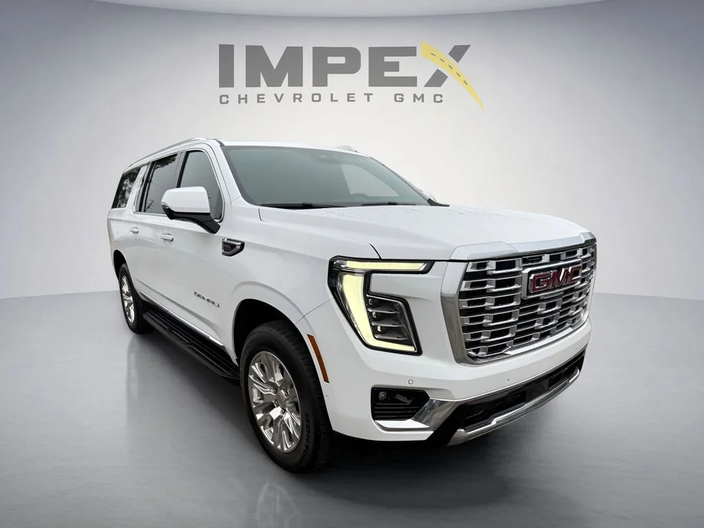Used 2025 Summit White GMC Denali image 8