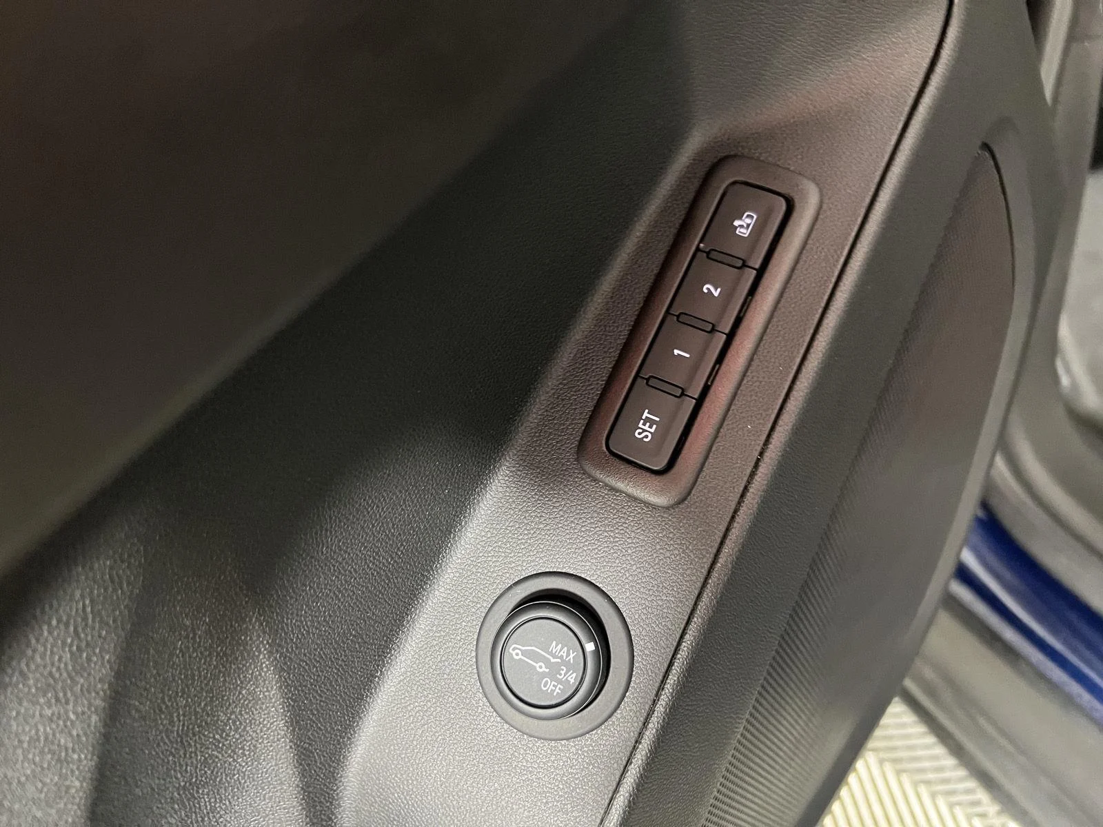 Used 2022 BLUE GLOW METALLIC Chevrolet Premier image 34