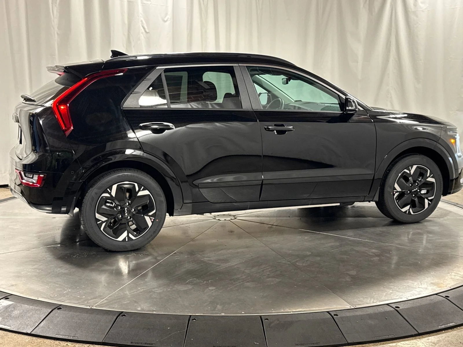New 2026 Aurora Black Pearl Kia Wave image 13