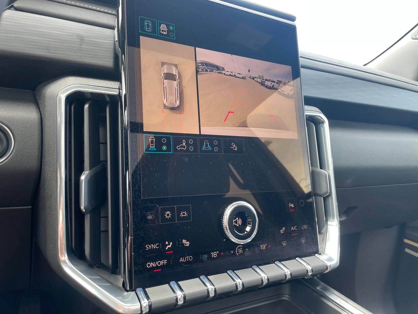 New 2026 Summit White GMC Elevation AWD image 28