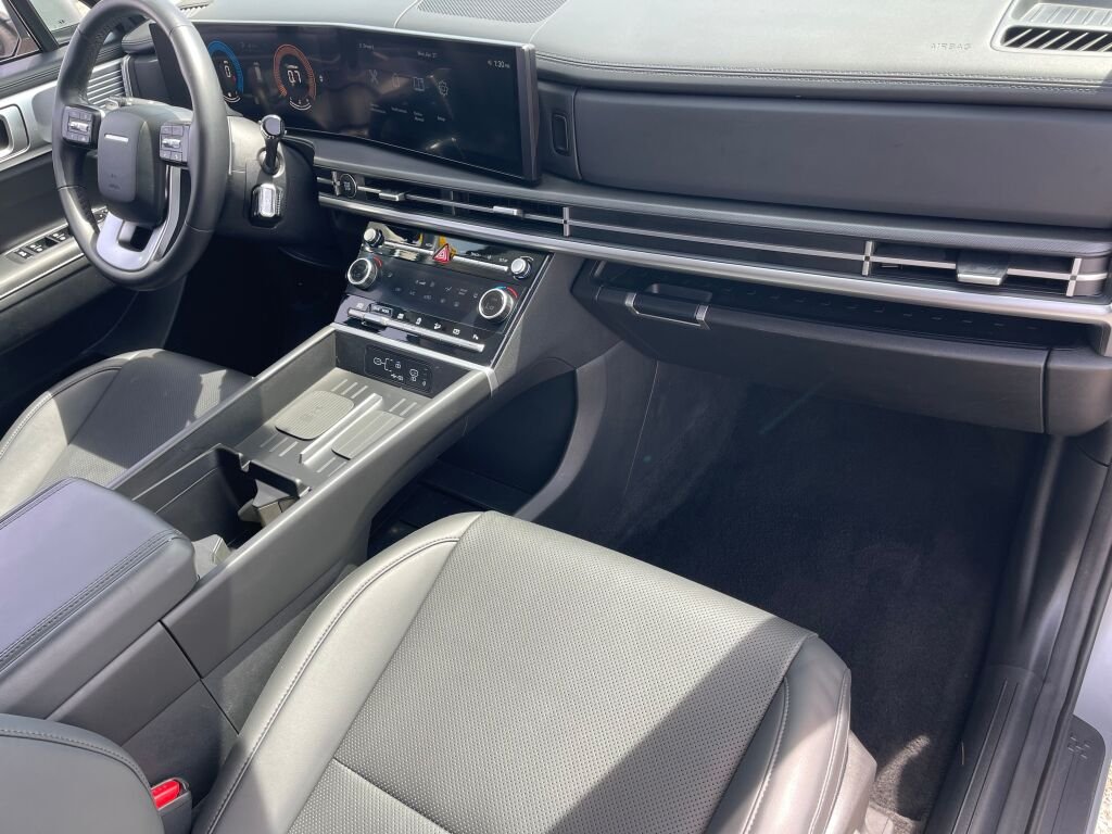 Used 2026 Shimmering Silver Hyundai SEL image 36