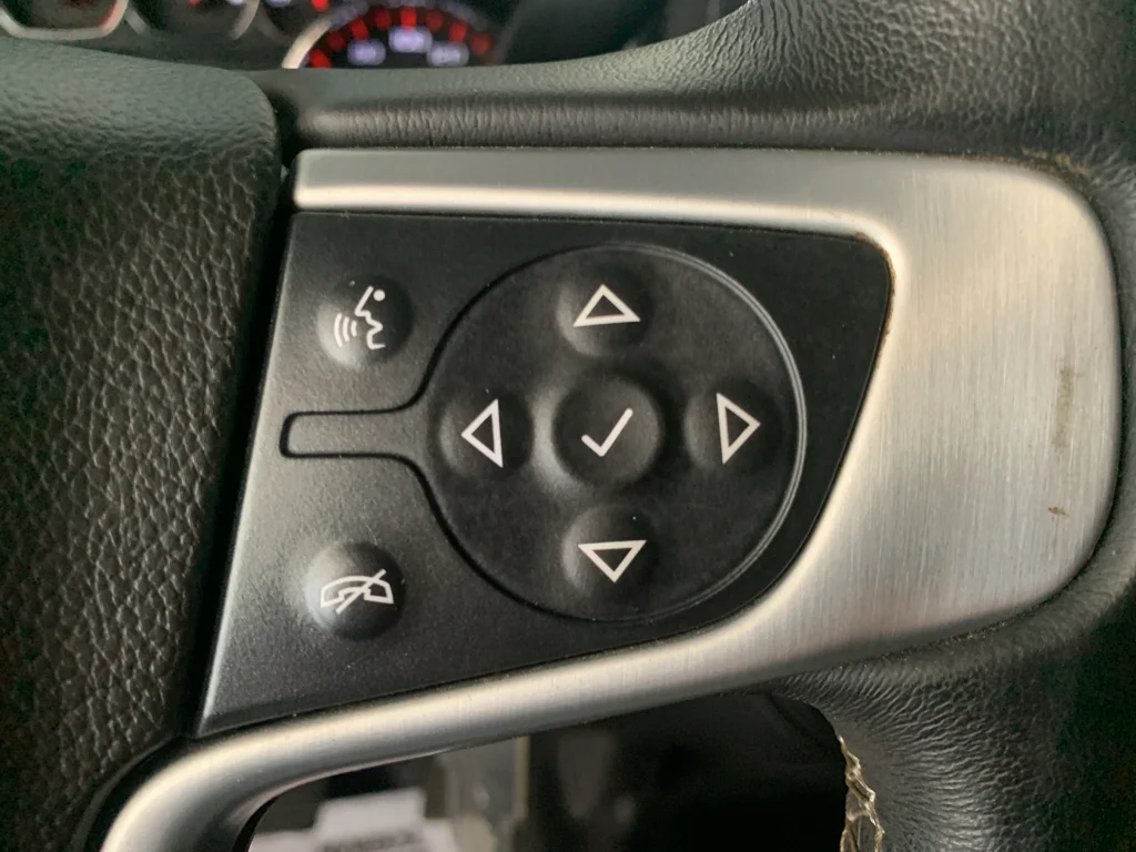 Used 2015 Summit White GMC SLE image 17