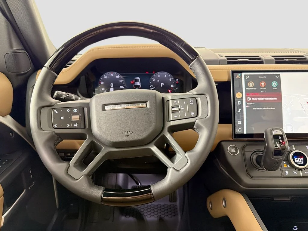 New 2026 Fuji White Land Rover X-Dynamic SE image 24