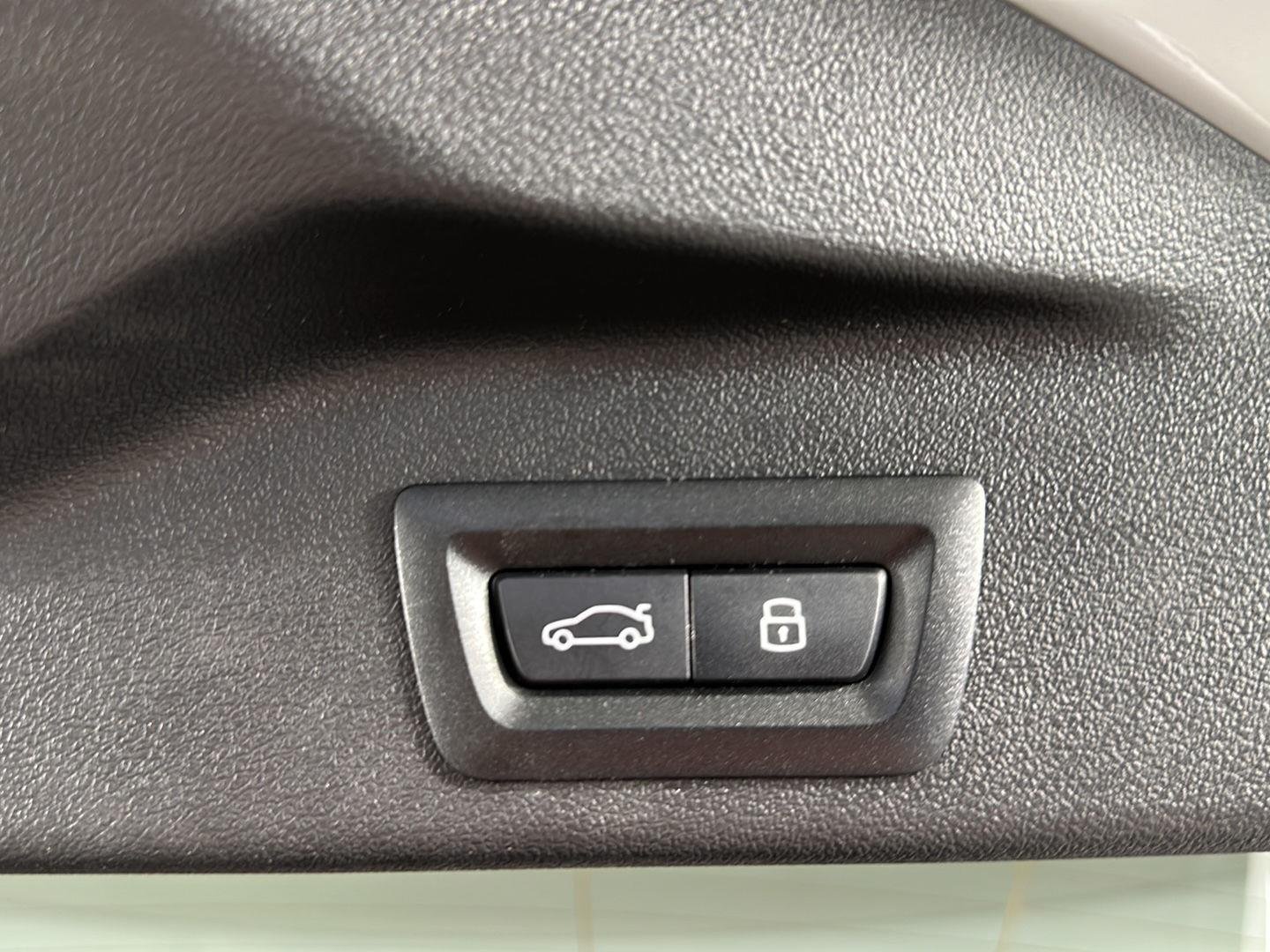 Used 2026 Mineral White Metallic BMW xDrive40i image 26