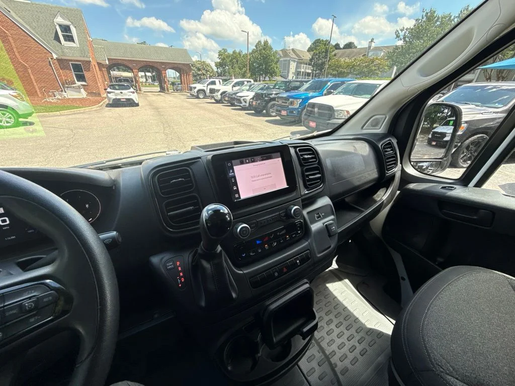 Used 2025 White Ram Base image 16