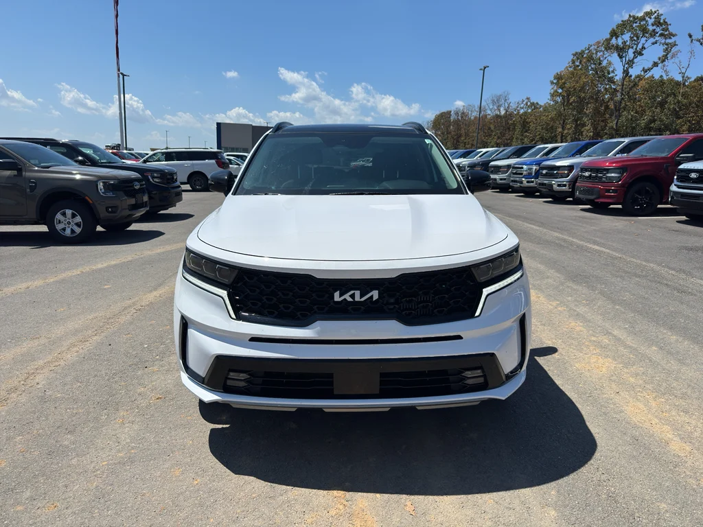 Used 2023 Glacial White Pearl Kia SX image 2