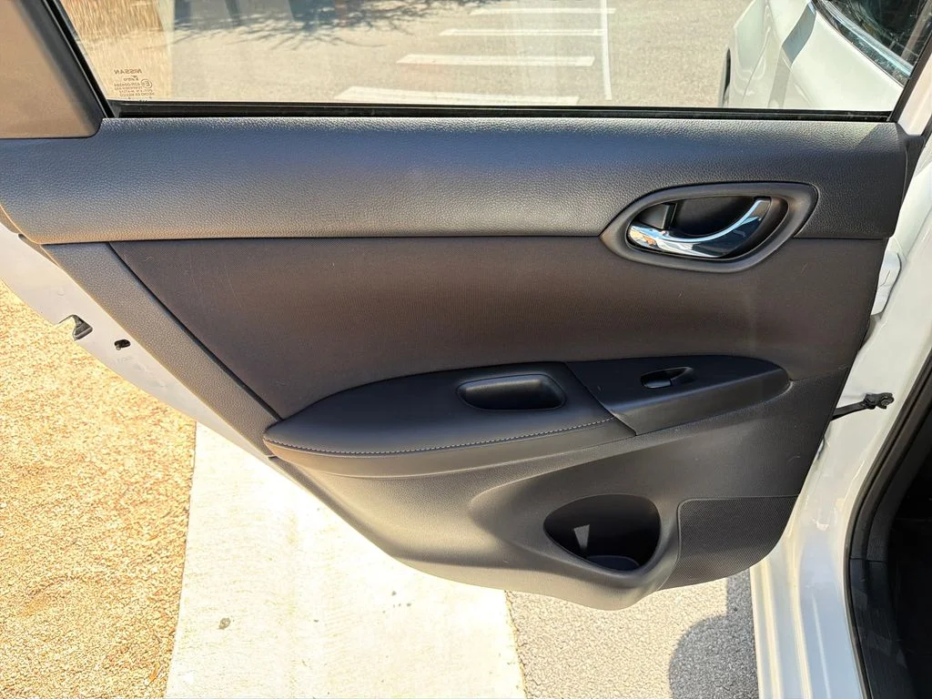 Used 2018 White Nissan S image 32
