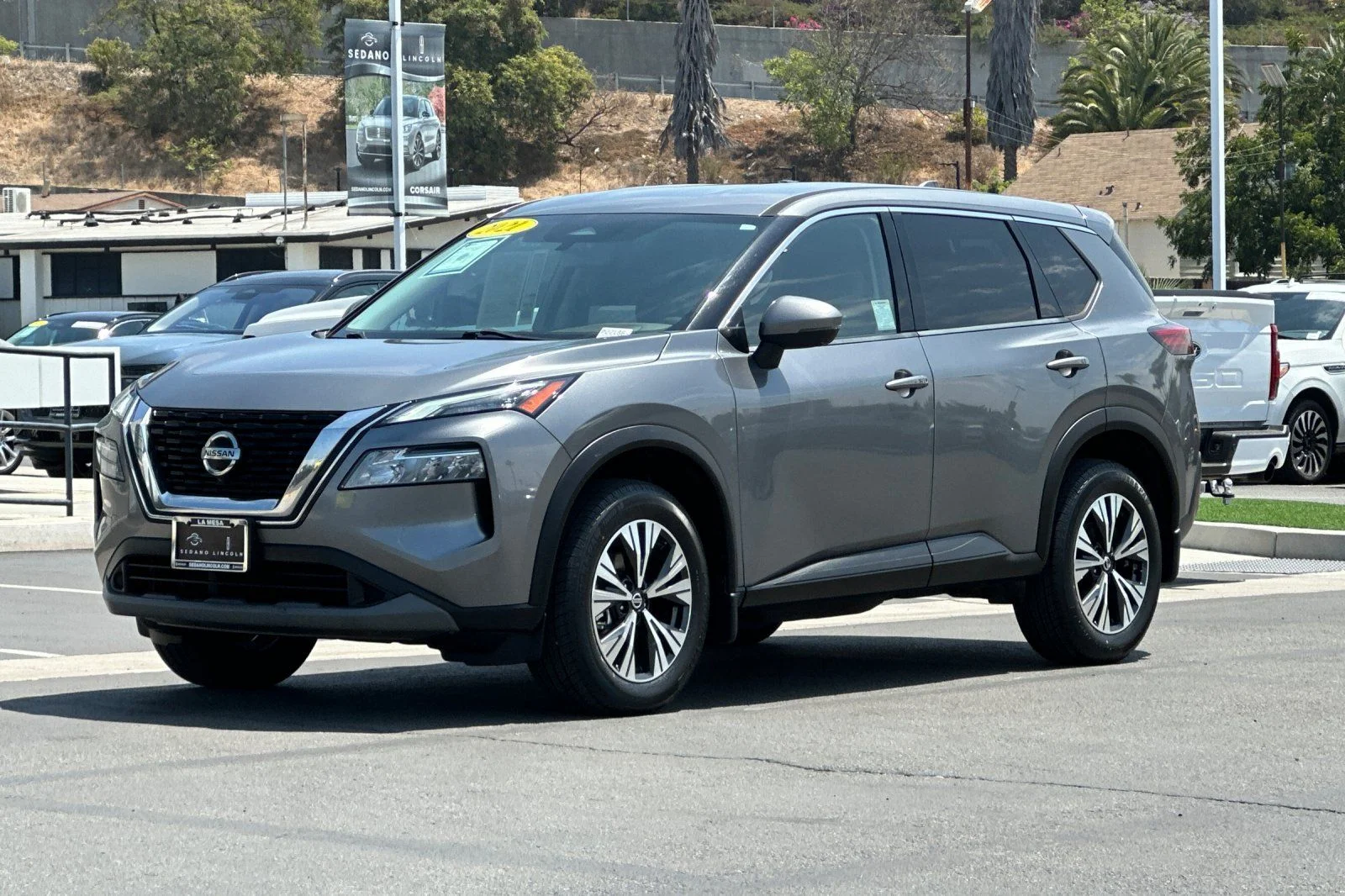 Used 2021 Gray Nissan SV image 7