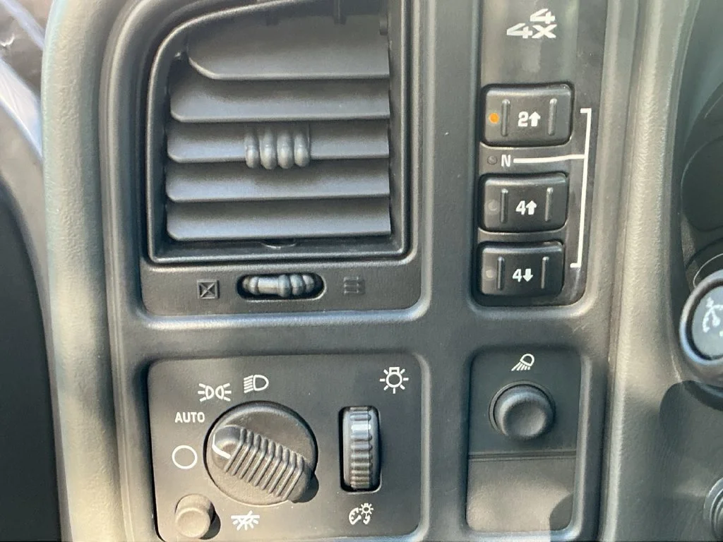 Used 2007 Silver Birch Metallic Chevrolet LT1 image 24