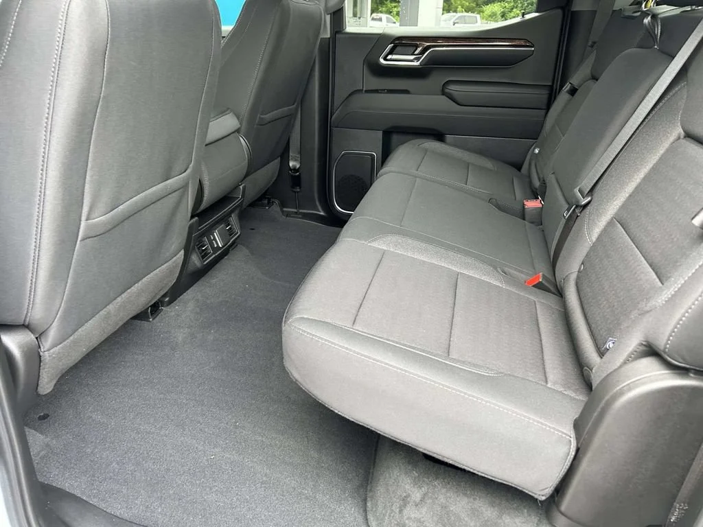 Used 2024 Summit White GMC Elevation image 12