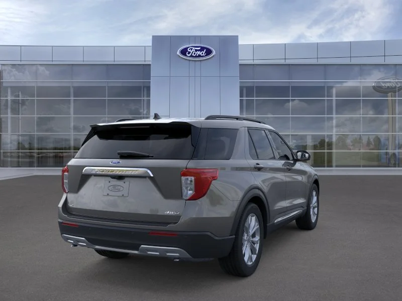 New 2024 Carbonized Gray Metallic Ford XLT image 8