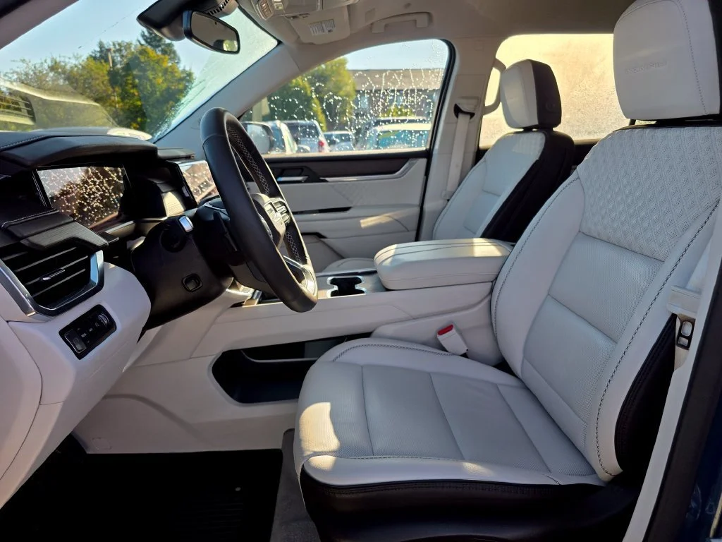 2024 GMC Acadia Denali - Photo 10