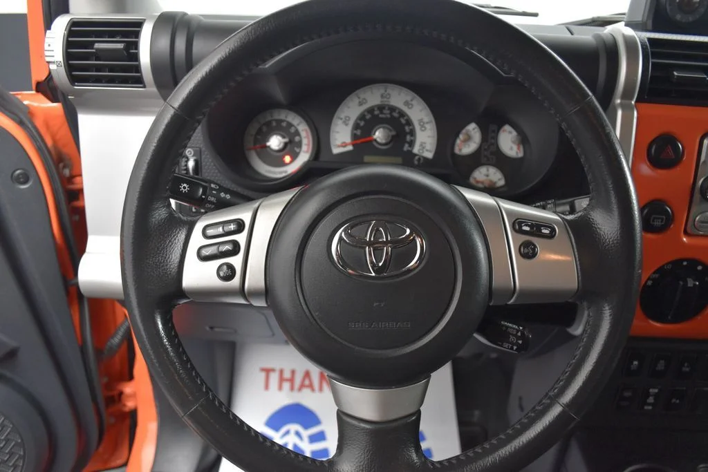 Used 2014  Toyota Base image 7