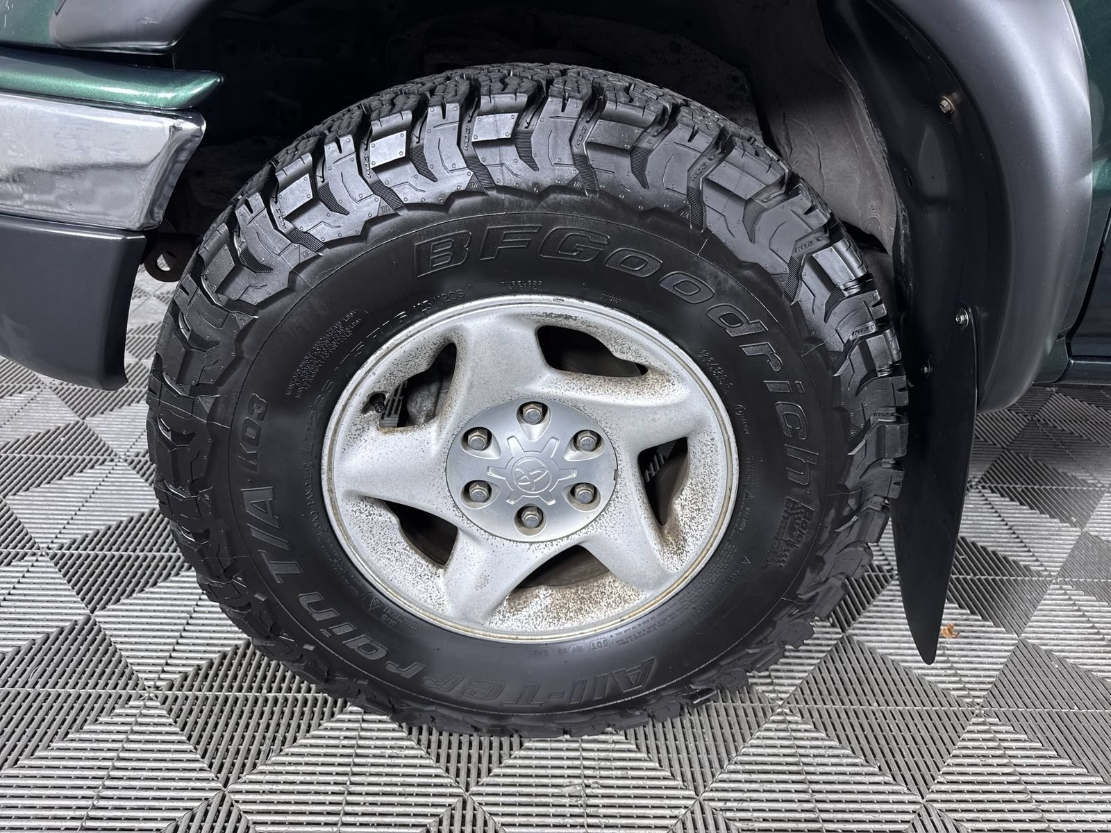 Used 2002 Green Toyota  image 23