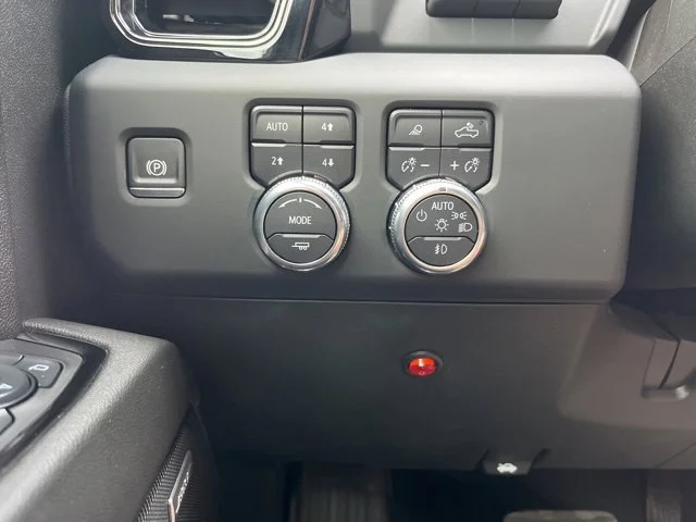 2024 GMC Sierra 2500HD AT4 - Photo 32