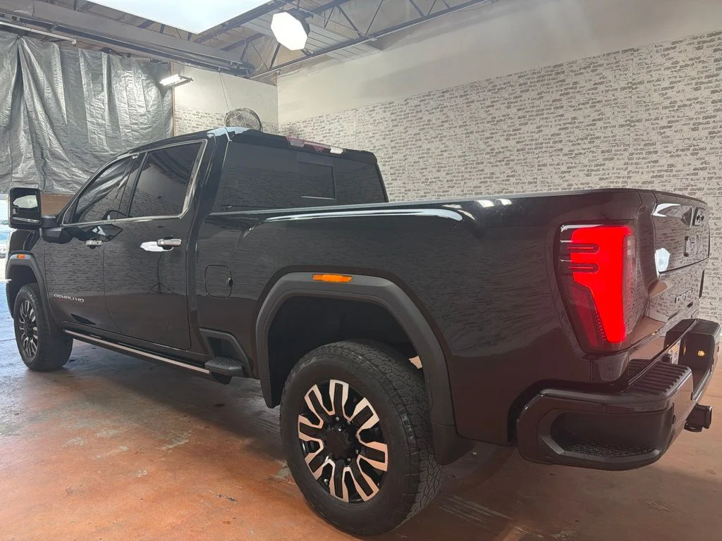 Used 2024 Onyx Black GMC Denali Ultimate image 5