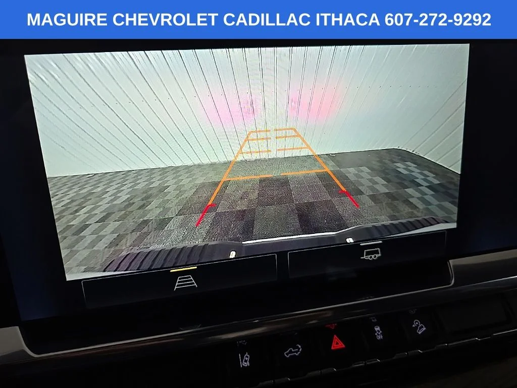 Used 2025 White Chevrolet LT image 23