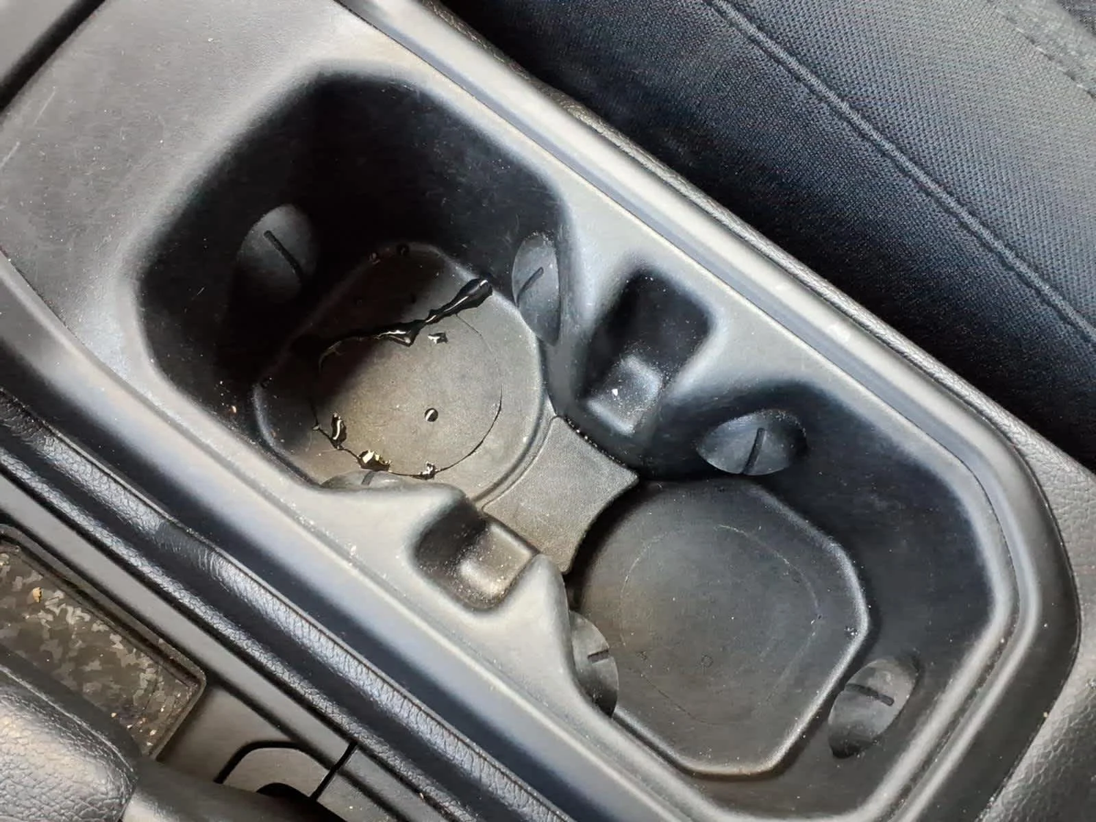 Used 2019  Jeep Sport S image 29