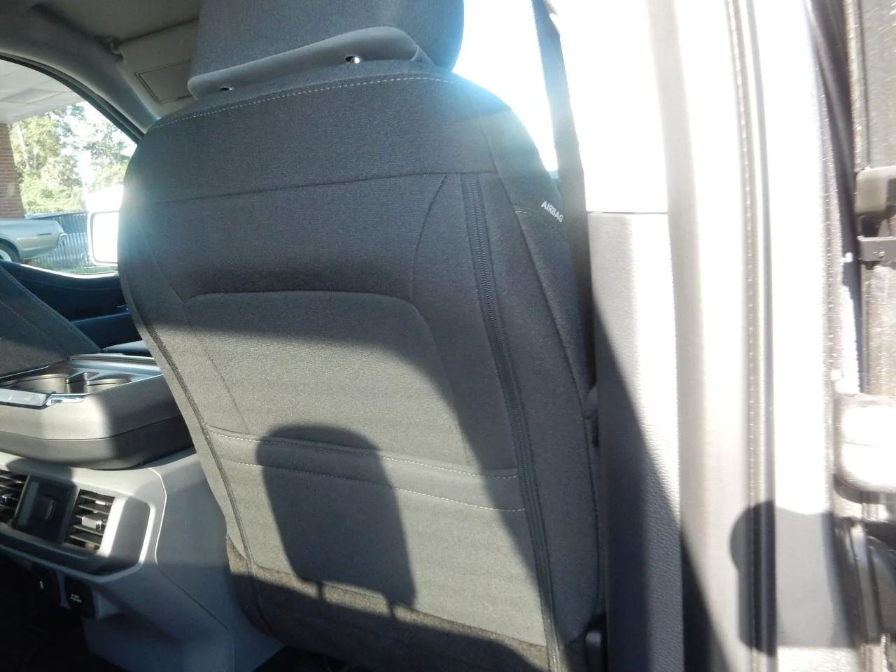 New 2022 Gray Ford XLT 4WD SUPERCREW 5.5 ft BO image 15